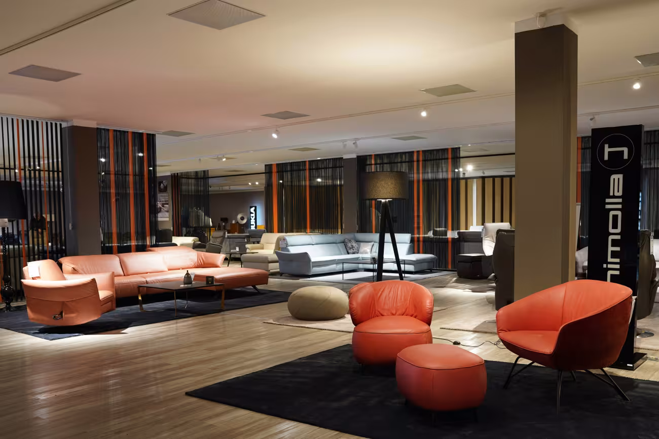 showroom pvc